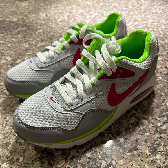 Brand New Women’s Size 8 Nike Air Max Correlates - Picture 2 of 9